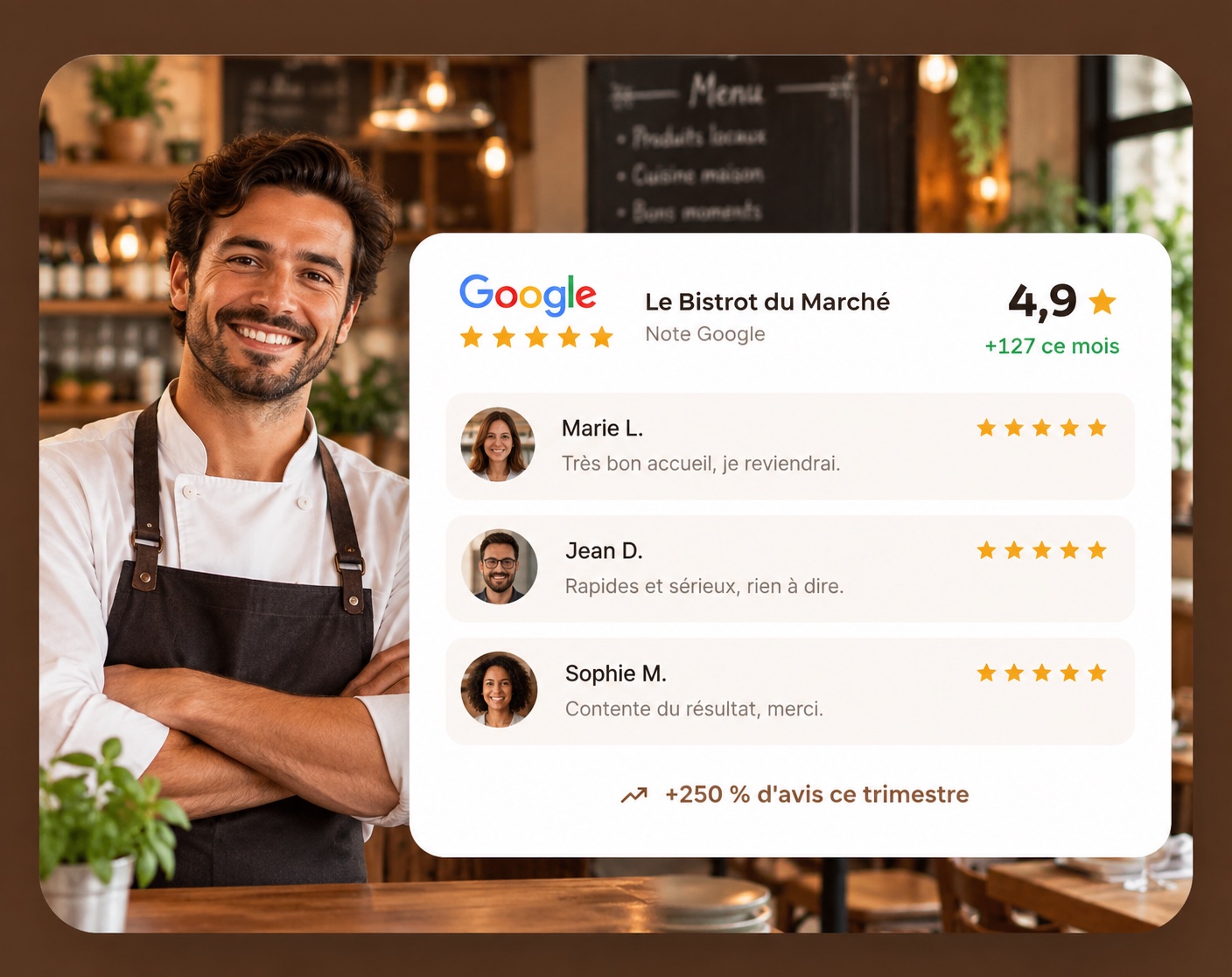 Restaurateur souriant derrière son comptoir, à côté de sa fiche Google notée 4,9 avec trois avis cinq étoiles